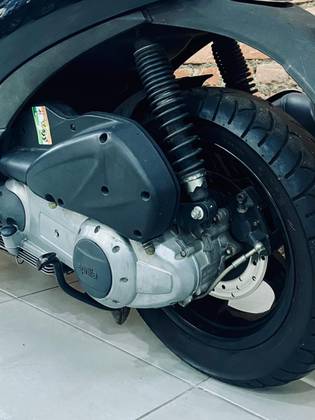 APRILIA SCARABEO 300 